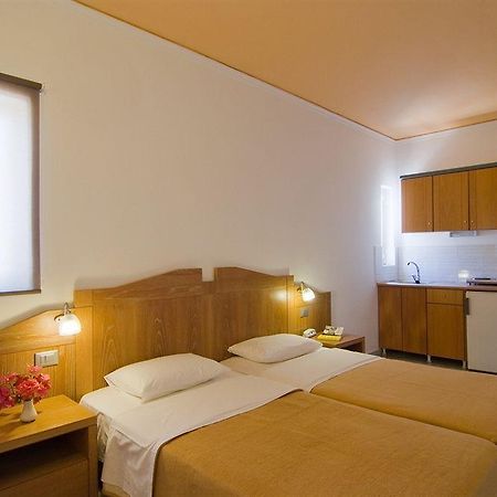 Tropicana Beach Hotel 斯塔罗斯 外观 照片